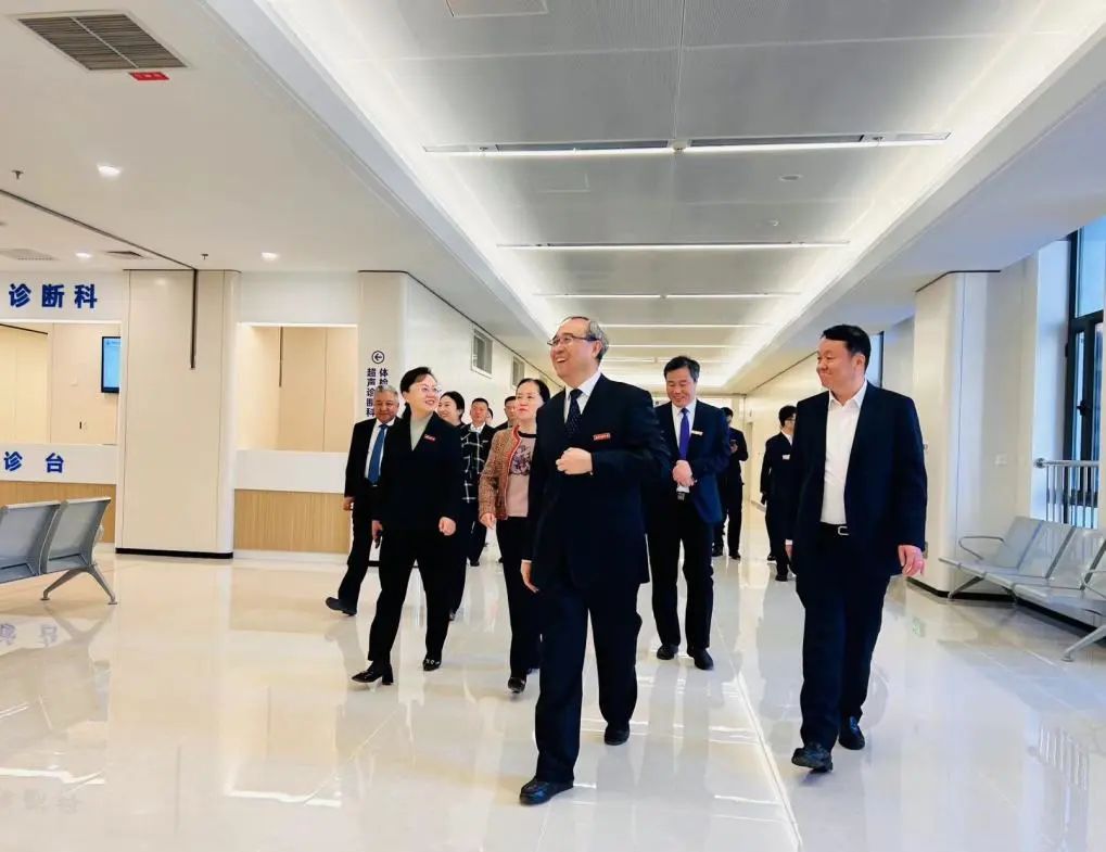 乘风破浪 逐梦前行——新疆医科大学第七附属医院、自治区老年病医院医教综合楼启用仪式顺利召开