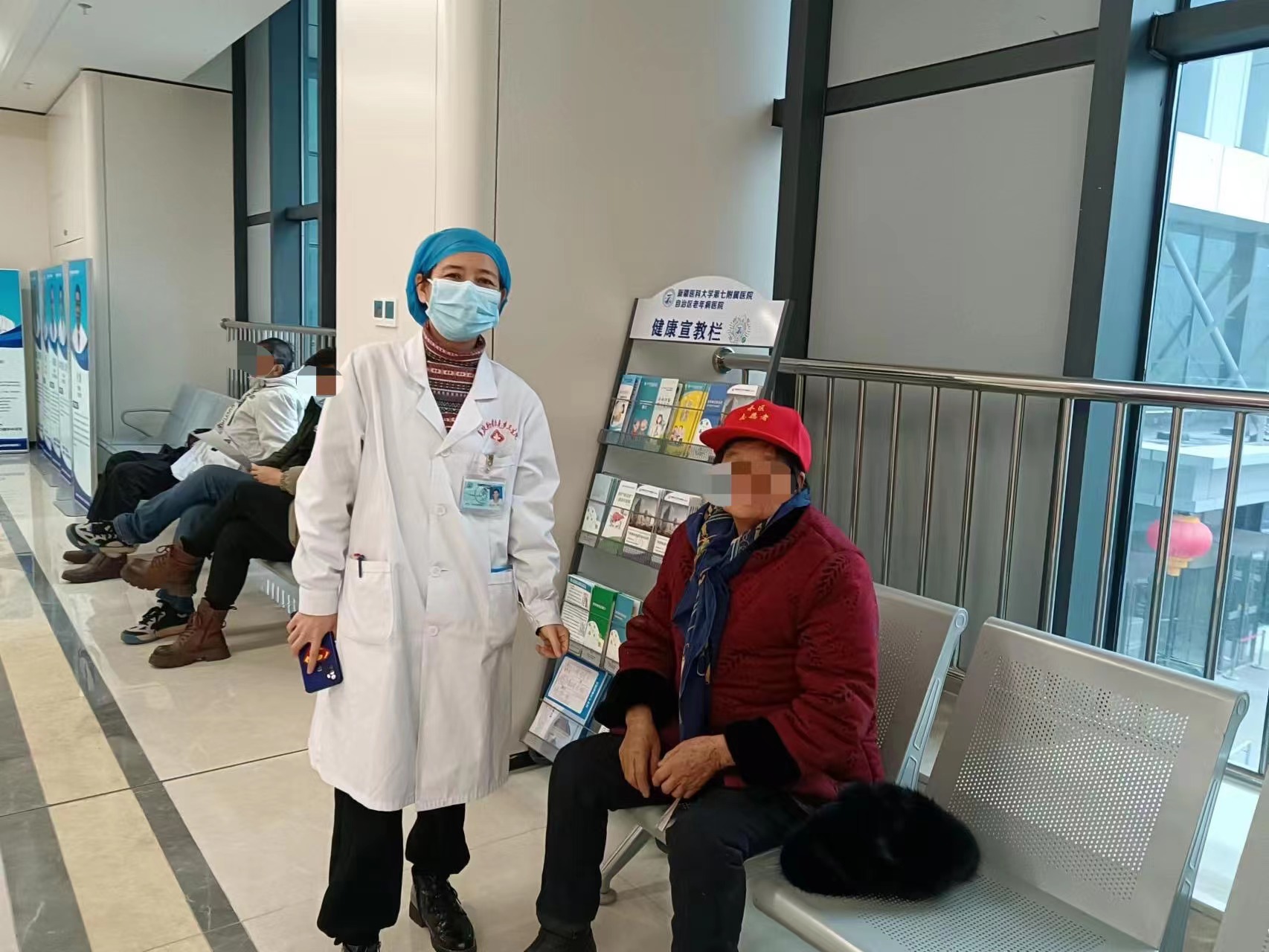 让迷失的父母找到回家的路——门诊护士助力阿尔茨海默病患者寻找家人