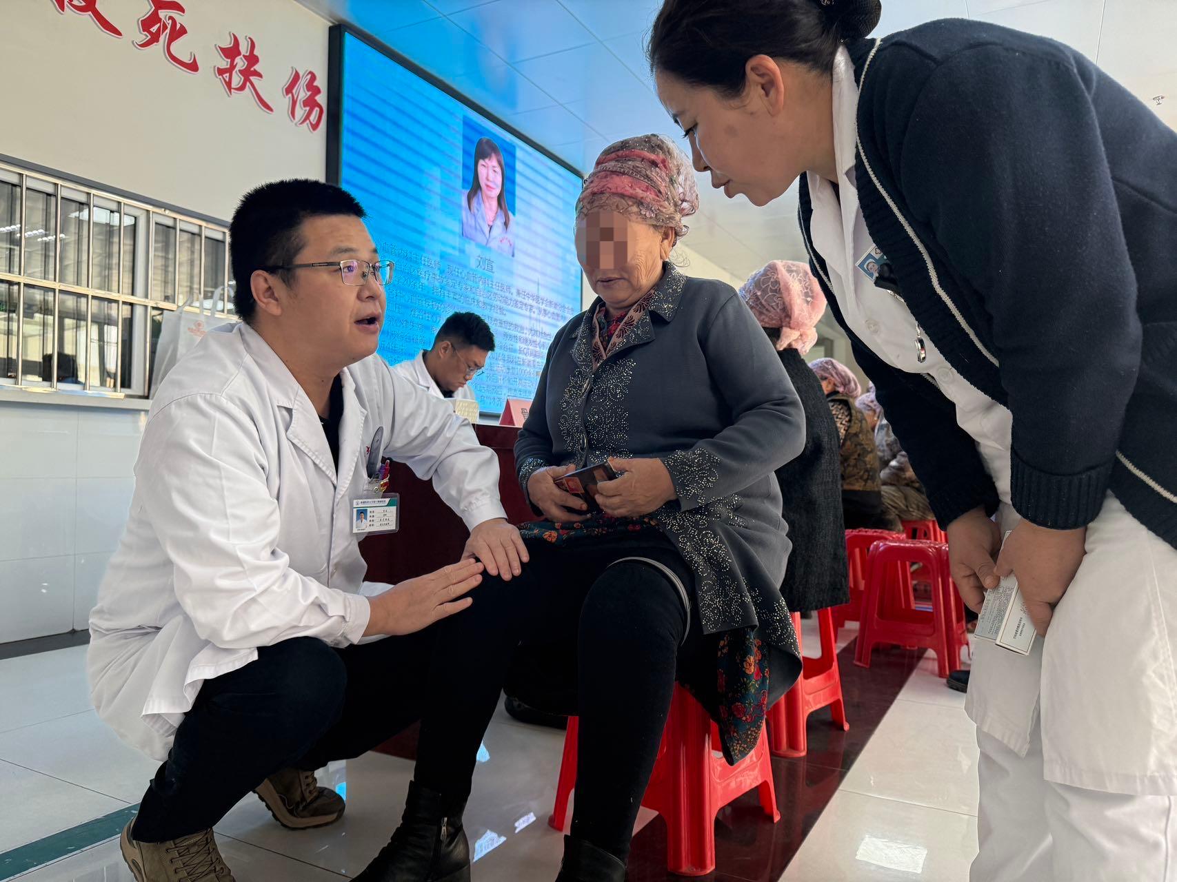 医暖达勒特，义诊惠乡亲——我院博州巡回医疗队第三站进驻达勒特镇卫生院