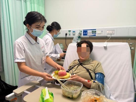 温情暖重阳，义诊护健康！新疆医科大学第七附属医院神经内科书写医患真情